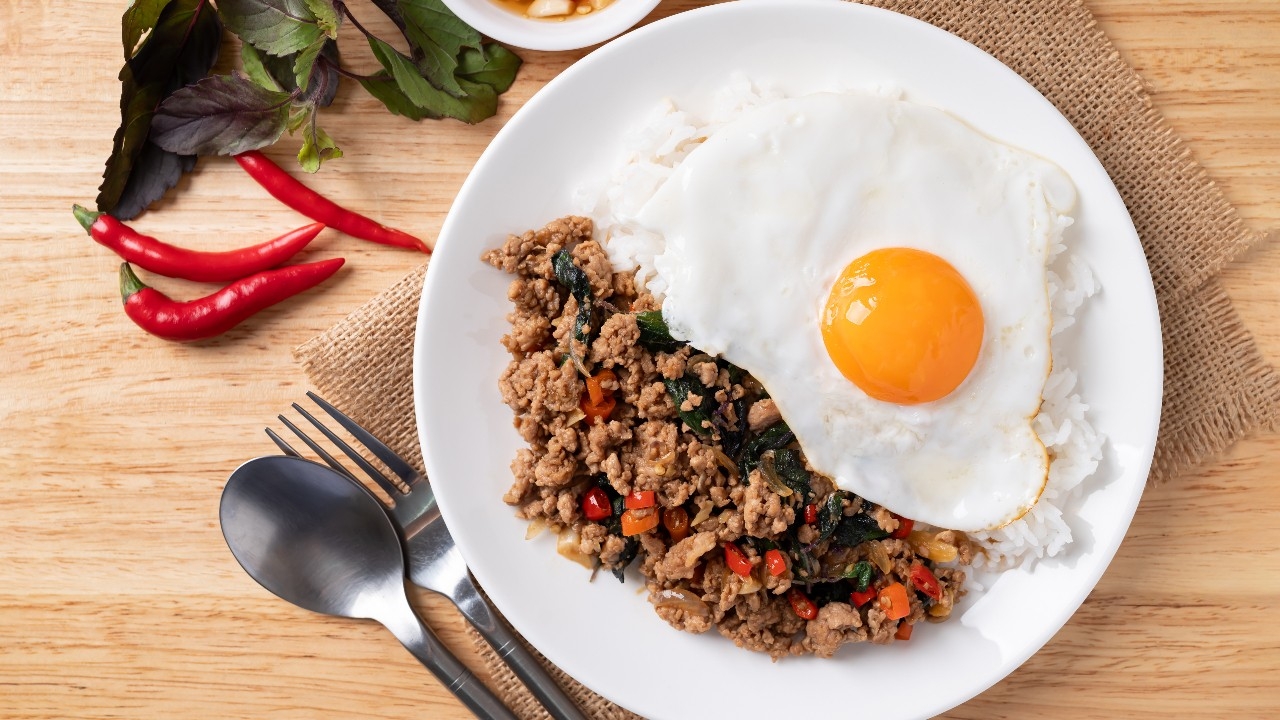 แจกสูตรกะเพราหมูสับพริกแห้งโบราณ เมนู Soft Power ต่างชาติยังติดใจ ทำขายก็ปัง