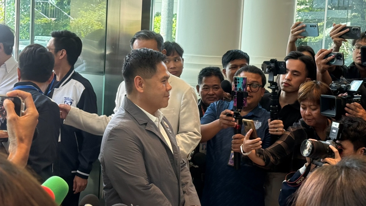 “วราวุธ” พาบ้านใหญ่นครปฐม เข้าพรรคภูมิใจไทย-บ้านใหญ่ “คุณปลื้ม” ก็มาตามนัด