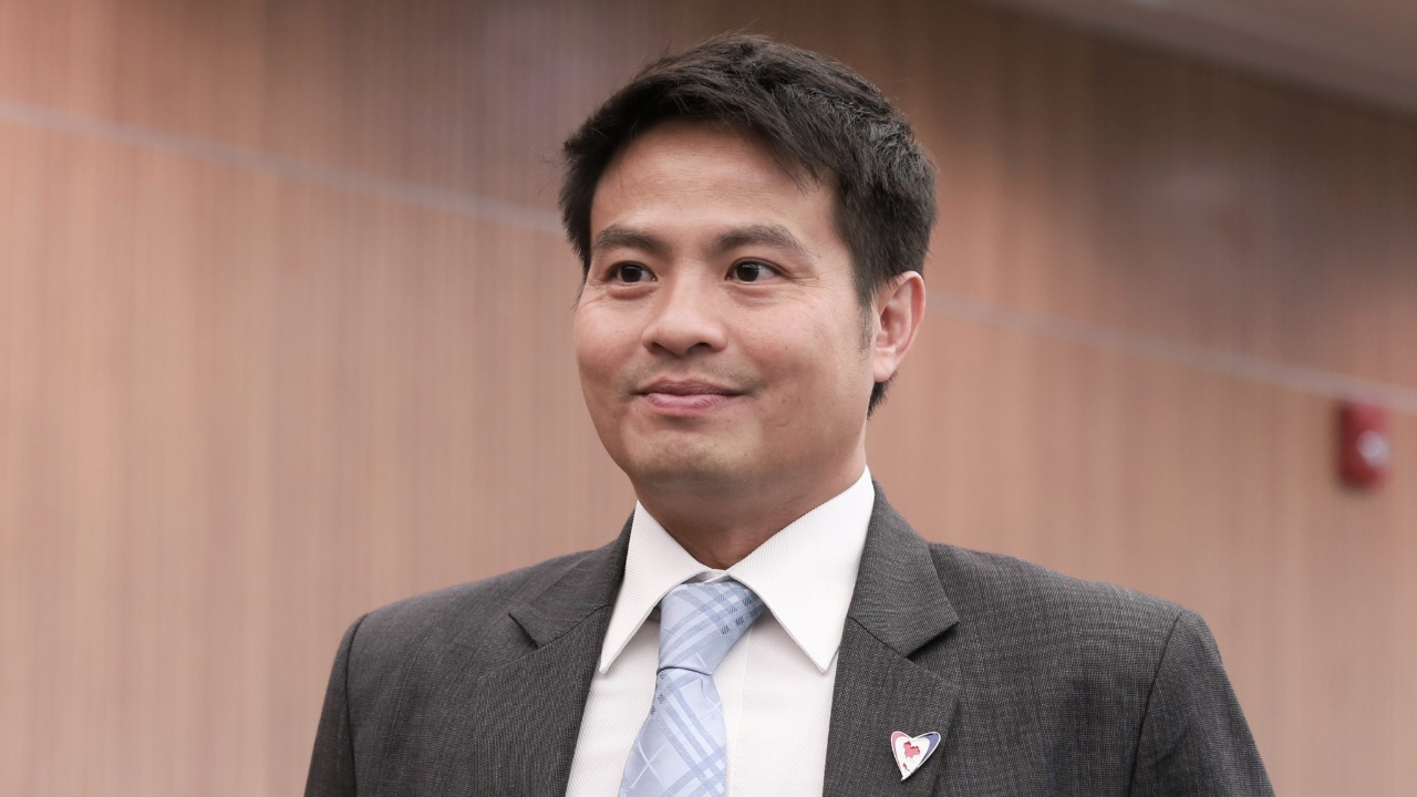 "ภราดร" ไม่ทราบ "วราวุธ" ซบภูมิใจไทย ชี้อำนาจยุบสภาอยู่กับนายกฯ 