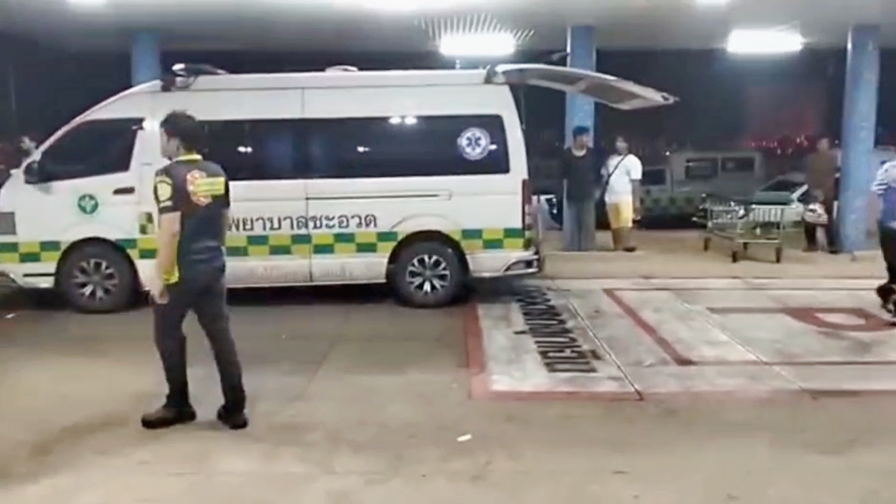 สลด ครอบครัวช่วยกันยกของหนีน้ำท่วม ถูกไฟฟ้าช็อต 8 คน ดับแล้ว 1 ศพ