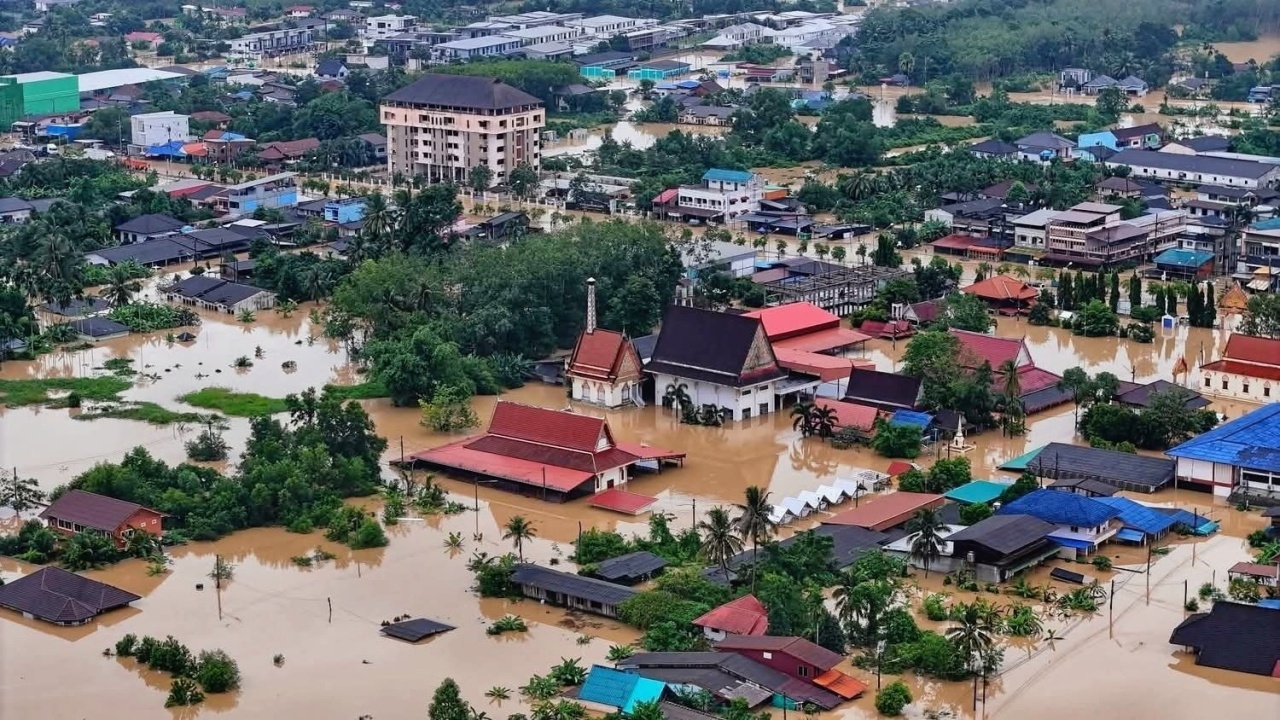 ผู้เชี่ยวชาญภัยพิบัติ คาด "น้ำท่วมหาดใหญ่" พื้นที่เศรษฐกิจอาจจมไปถึงกลาง ธ.ค.