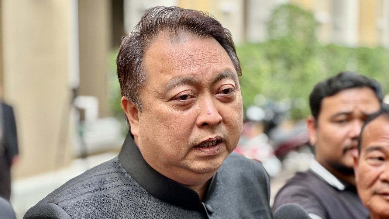 “สุชาติ” เผย ก.ทรัพย์ ส่งเฮลิคอปเตอร์-เรือช่วยน้ำท่วมใต้ ลำเลียงอาหาร ขนย้ายผู้ป่วย