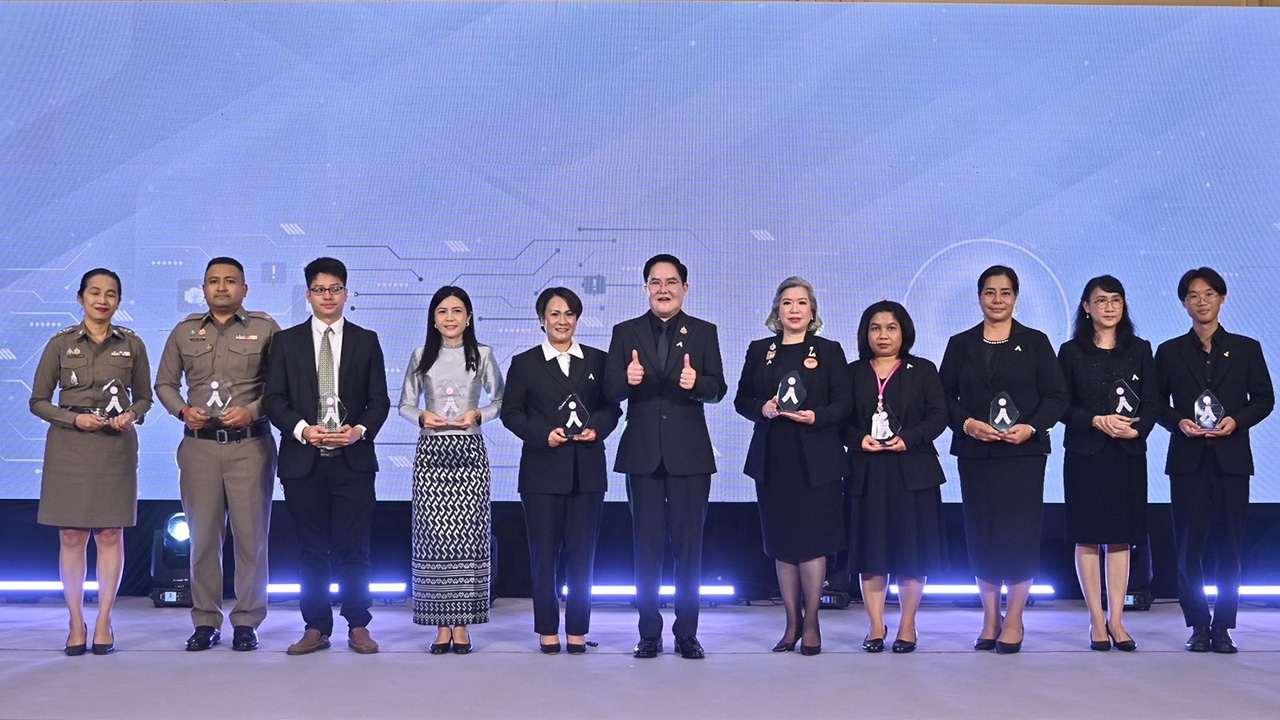 รพ.ตำรวจ คว้ารางวัลผลงานโดดเด่นสนับสนุนและส่งเสริมการยุติความรุนแรง ต่อเด็ก สตรี บุคคลในครอบครัว