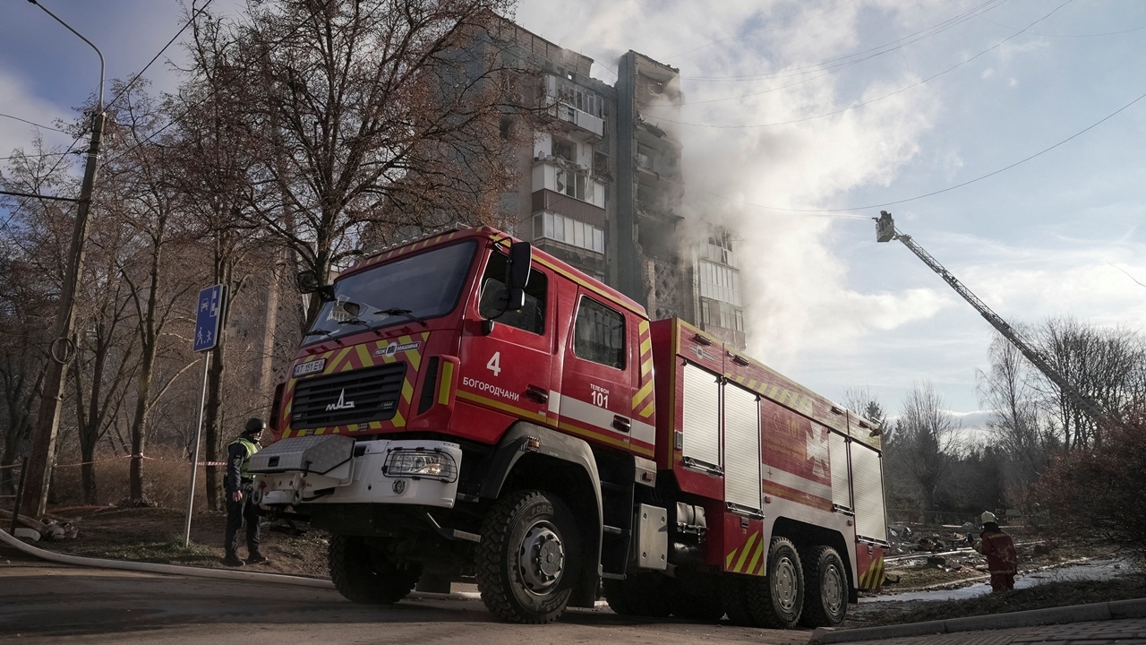 รัสเซียส่งโดรน-ยิงมิสไซล์ ถล่มภาคตะวันตกยูเครน ดับแล้ว 25 ศพ เจ็บอื้อ