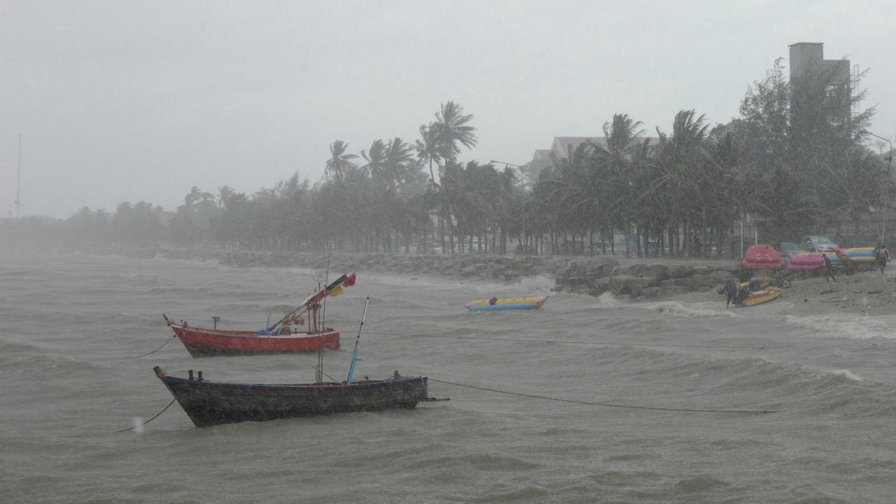 ประกาศฉบับ 12 เตือนจังหวัดภาคใต้ รับมือ "ฝนตกมาก" เฝ้าระวังน้ำท่วม 20-23 พ.ย.