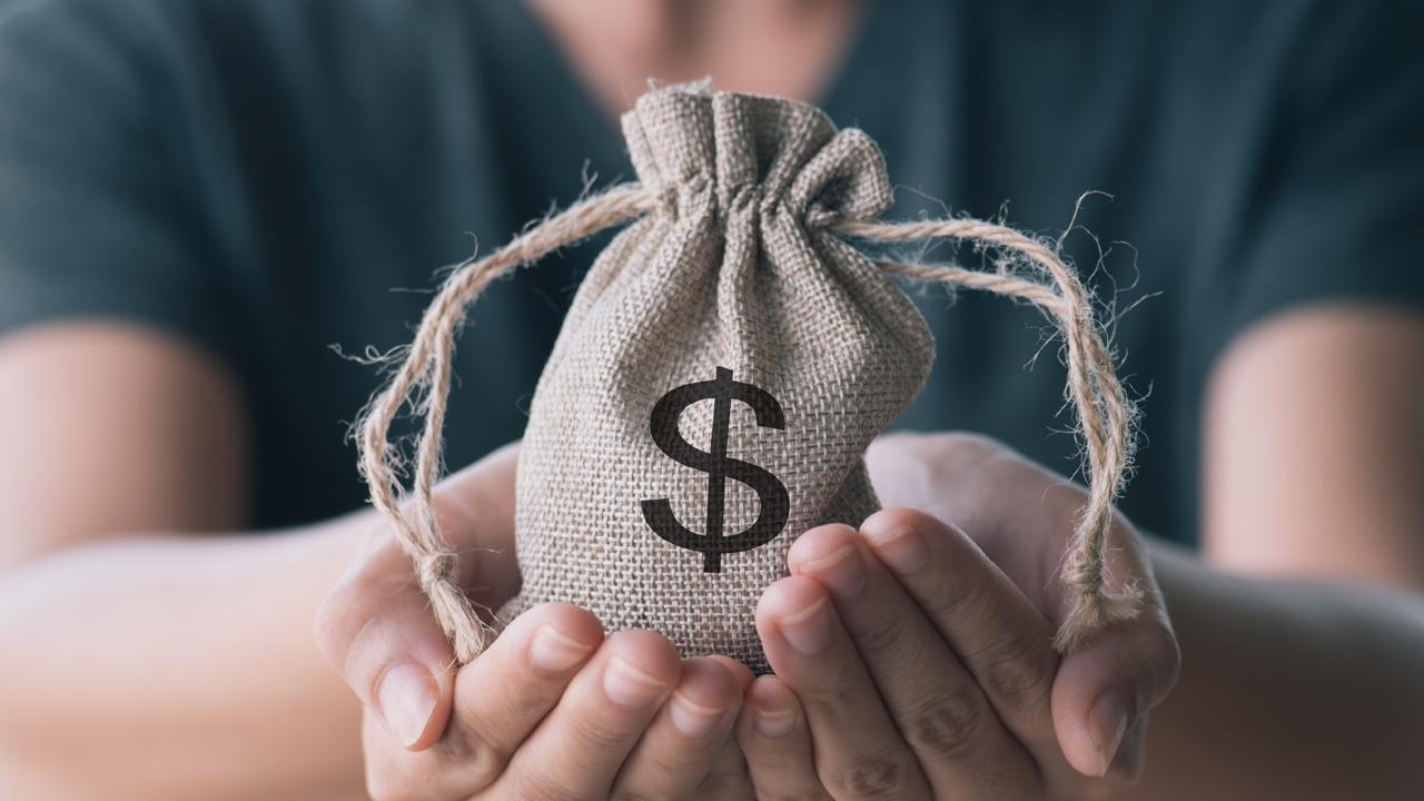 Two Zodiac Signs Ending the Year Rich: Money Flows In Prepare for a Big Windfall