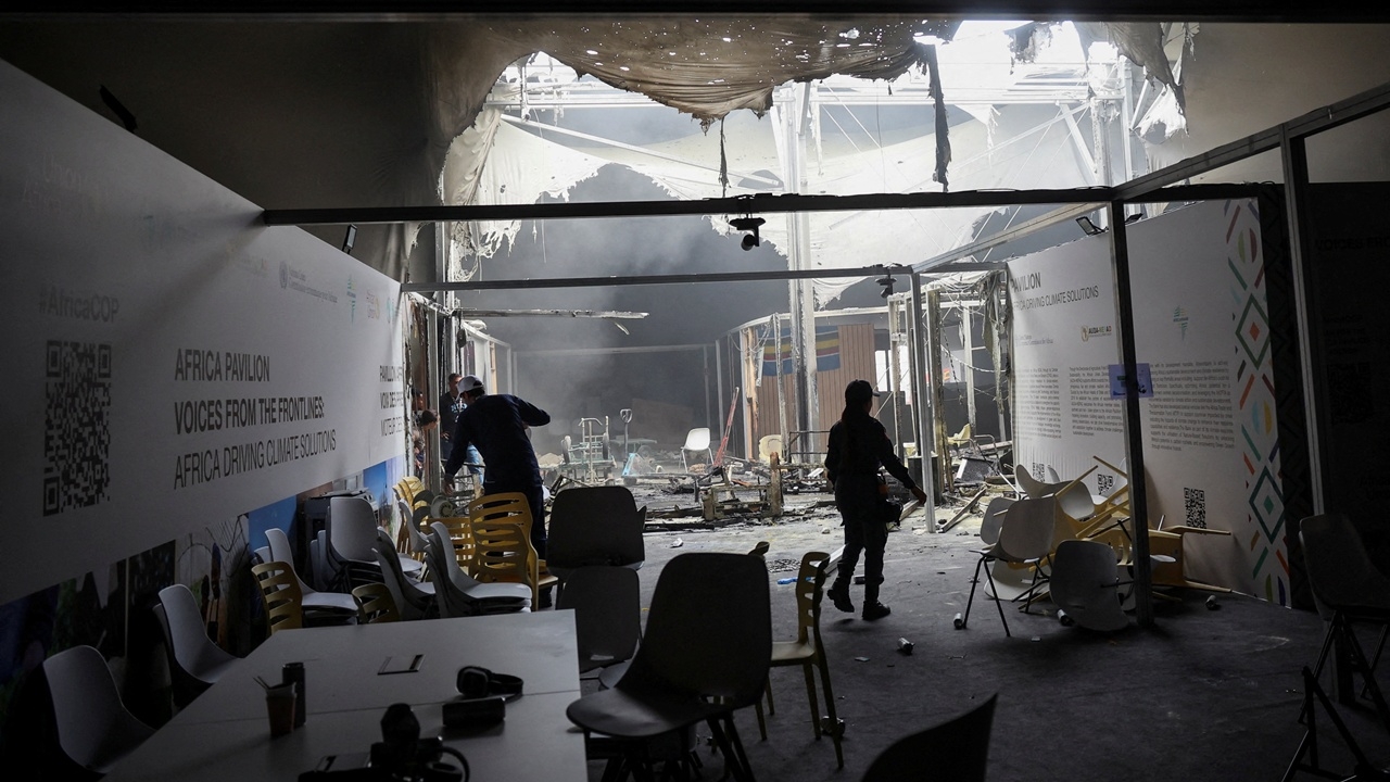 ระทึก ไฟไหม้ที่ประชุม COP30 ต้องอพยพผู้คน การเจรจาหยุดชะงัก