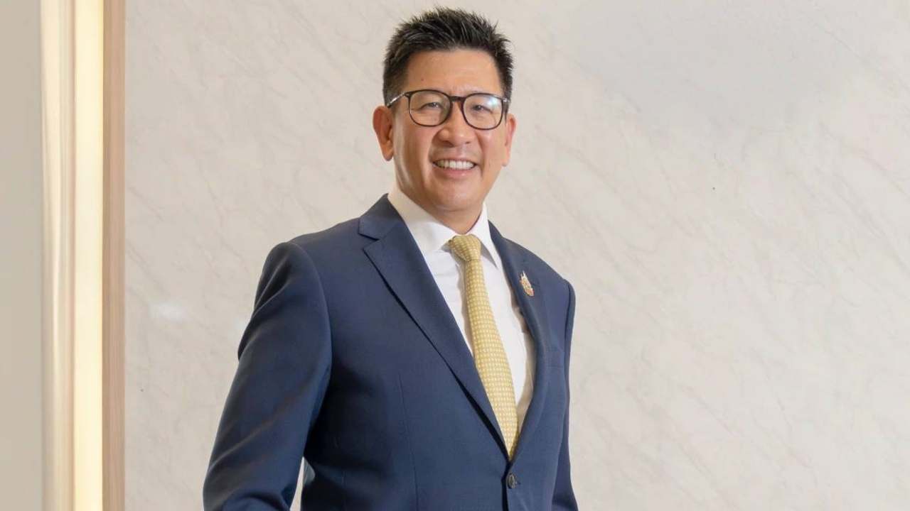 รมว.คลังยิ้มเขิน ประชาชนตอบรับเป็นแคนดิเดตนายกฯ ยังแบ่งรับแบ่งสู้