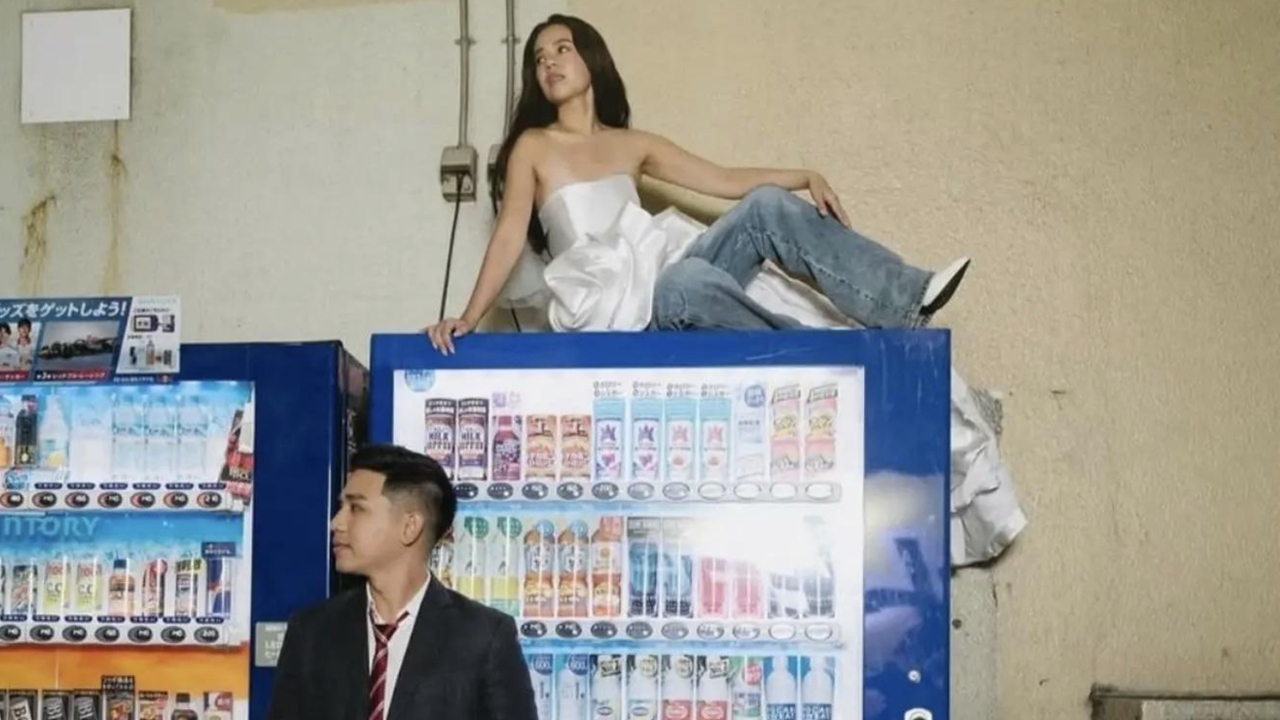 ดาราฟิลิปปินส์โดนวิจารณ์หนัก หลังถ่ายพรีเวดดิ้ง "นั่งบนตู้กดอัตโนมัติ" ในญี่ปุ่น