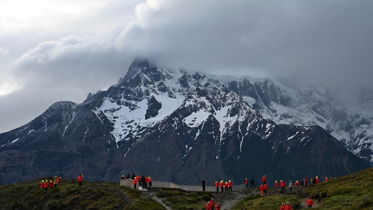 พายุหิมะถล่มเขาชิลี นักท่องเที่ยวดับแล้ว 5 ศพ กู้ภัยเร่งค้นหาผู้สูญหาย