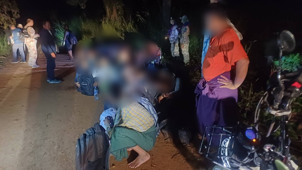 จับแรงงานเมียนมา 36 ชีวิต อาศัยจังหวะชเวโก๊กโกป่วน ลักลอบเข้าไทยกลางดึก