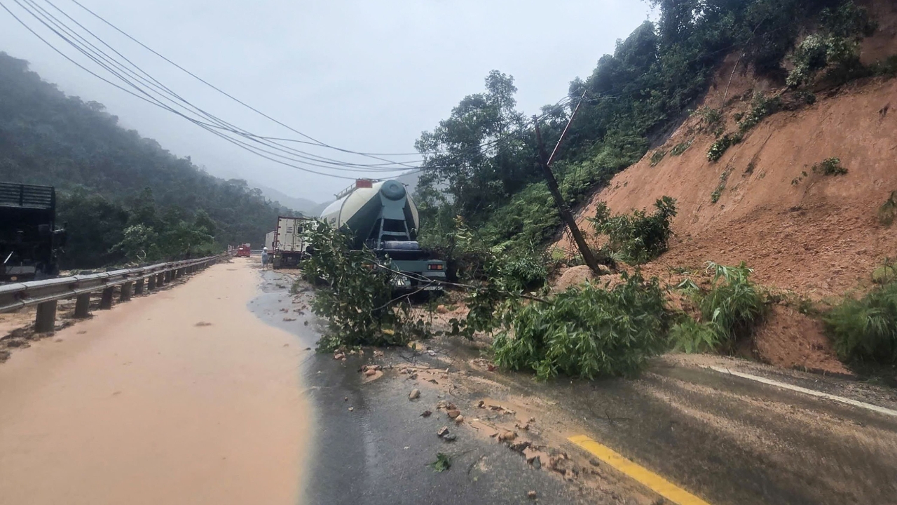 เวียดนามอ่วมอีกระลอก ดินถล่ม–น้ำท่วมดับแล้ว 8 ราย “ฮอยอัน” เมืองมรดกโลกเสี่ยงจมอีกรอบ