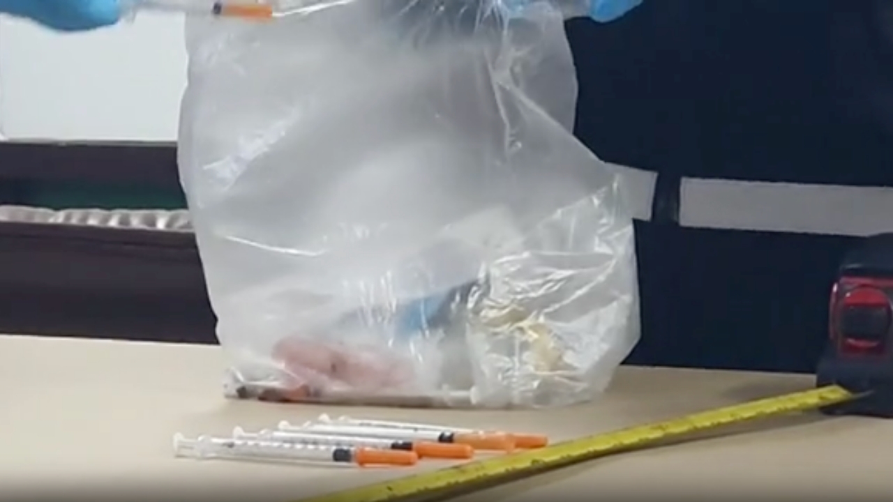 ชายวัย 70 นัดเซ็กซ์หมู่กับคู่ขา ก่อนตายเปลือย ตร. เช็กวงจรปิด ถึงกับอึ้ง 