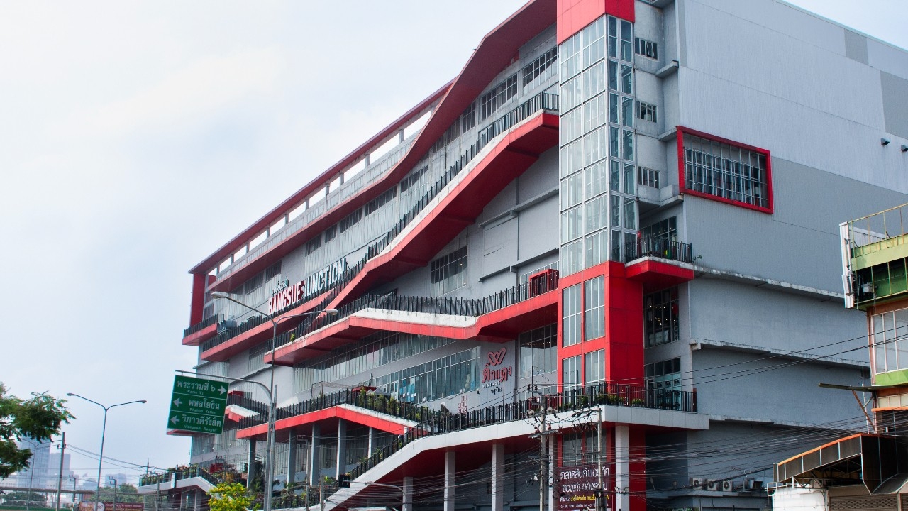 ตึกแดงวินเทจ จตุจักร อัปเดตดราม่าแม่ค้าปะทะลูกค้า ล่าสุดยกเลิกสัญญาเช่าแล้ว