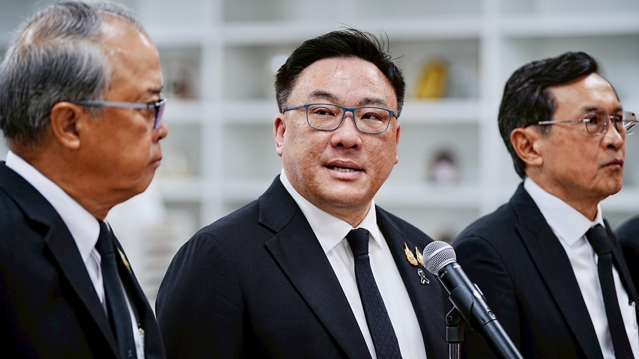 เพื่อไทย รับ ยังติดต่อ “สส.กานต์” ไม่ได้ หลังร่วมเฟรม “เนวิน” ลั่นไม่รอแล้ว