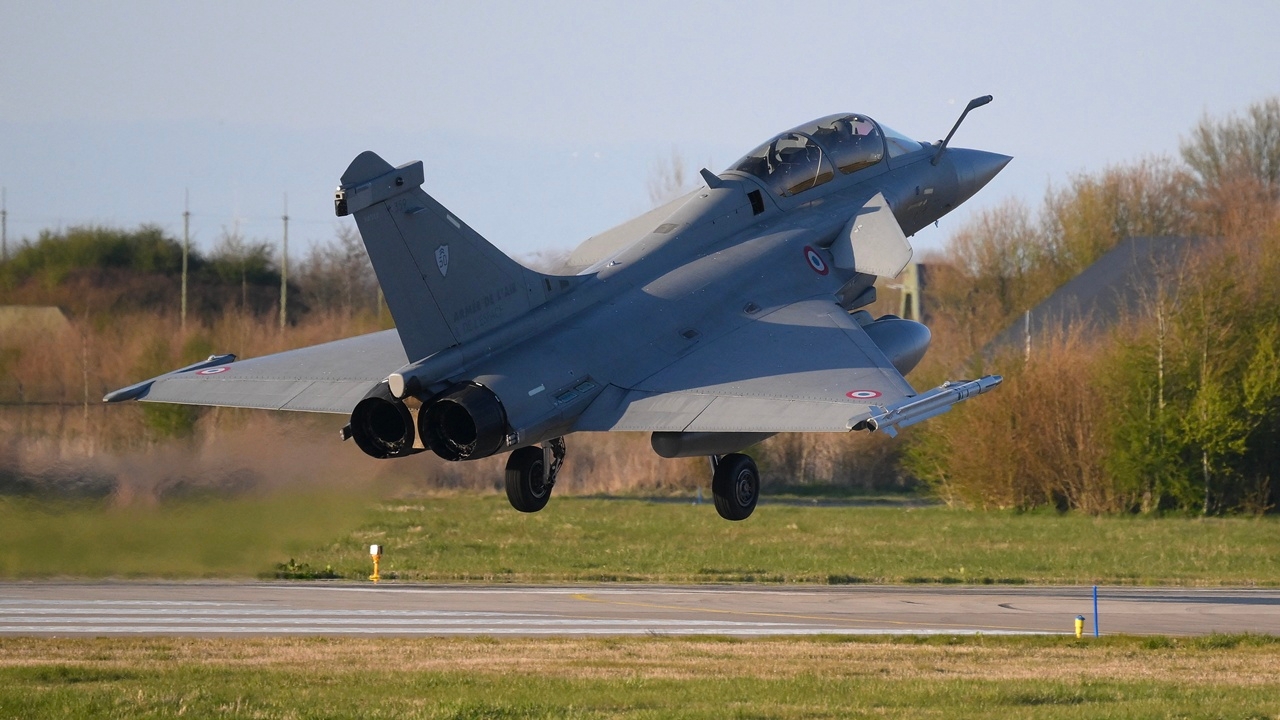 ยูเครนปิดดีล จ่อได้บินรบ “ราฟาเอล” สูงสุด 100 ลำจากฝรั่งเศส