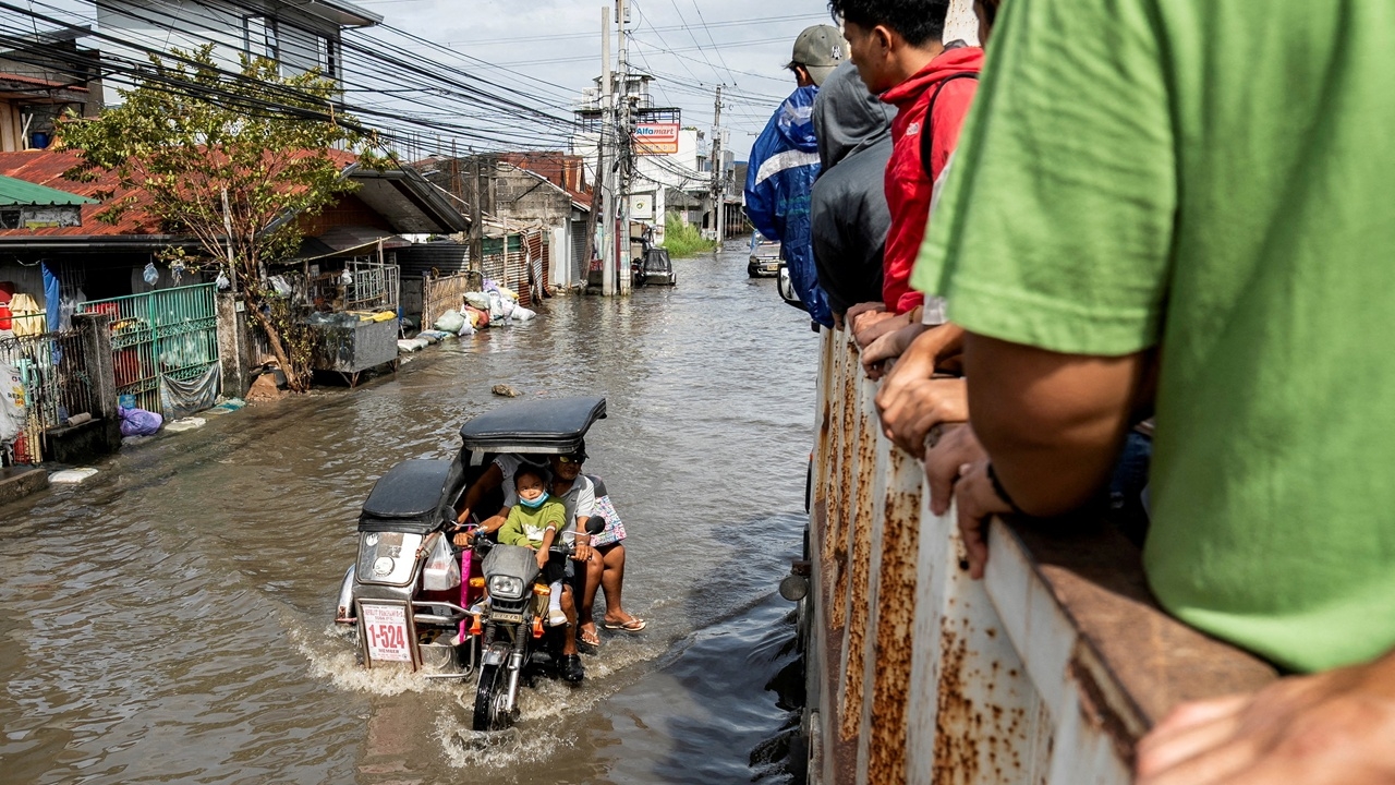 พายุ “ฟงวอง” จ่อเข้าไต้หวัน หลังถล่มฟิลิปปินส์ดับพุ่ง 25 ศพ