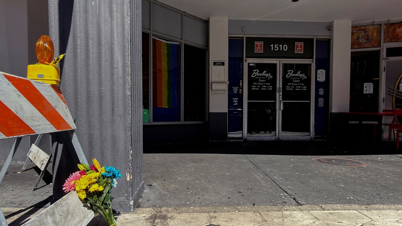 ตีนผีซิ่งรถหนีตำรวจ พุ่งใส่บาร์ในฟลอริดา ดับ 4 ศพ เจ็บอื้อ