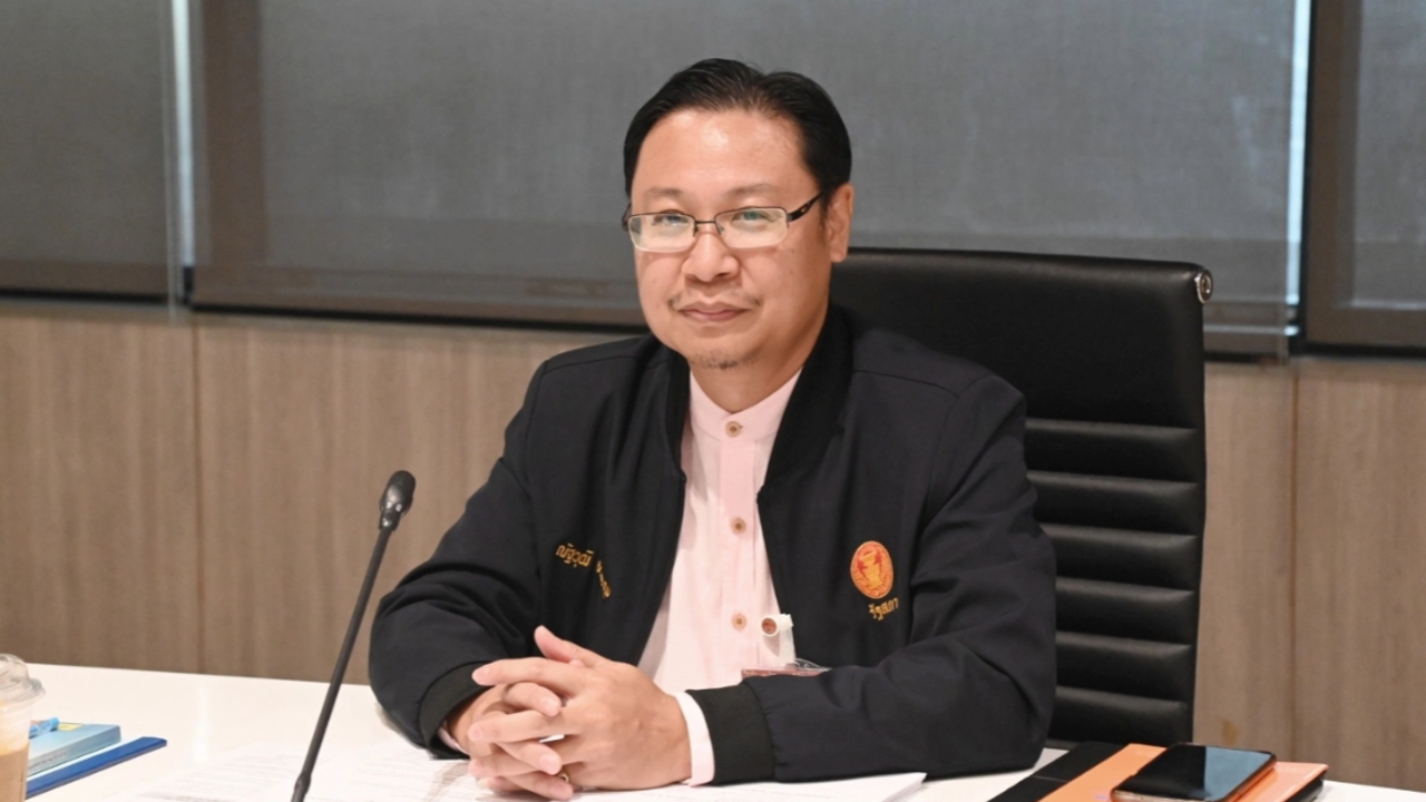 ประธาน กมธ.แก้รัฐธรรมนูญมั่นใจเสร็จทันเดือน พ.ย. นี้ ย้ำปิดทุกช่องโหว่ทางกฎหมาย