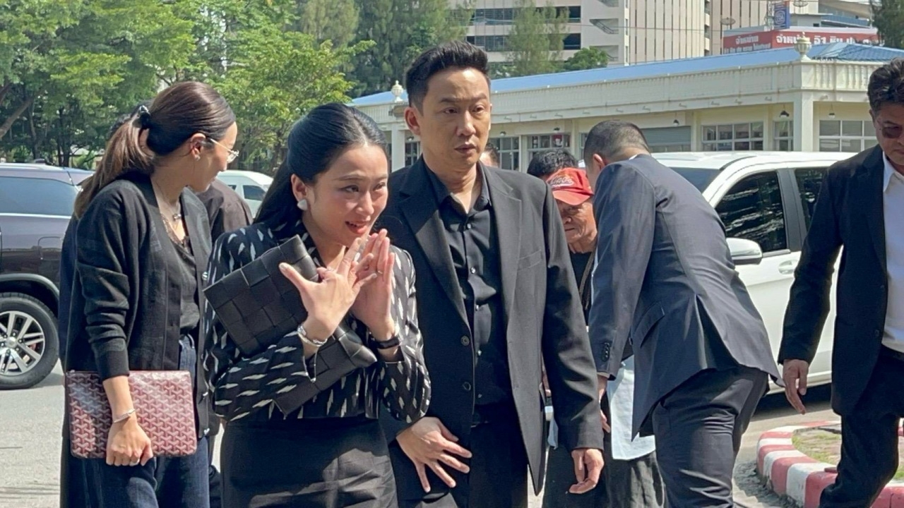 "อิ๊งค์-โอ๊ค-เอม" เยี่ยมทักษิณ อยู่เรือนจำครบ 2 เดือน บอกพ่อสบายดี