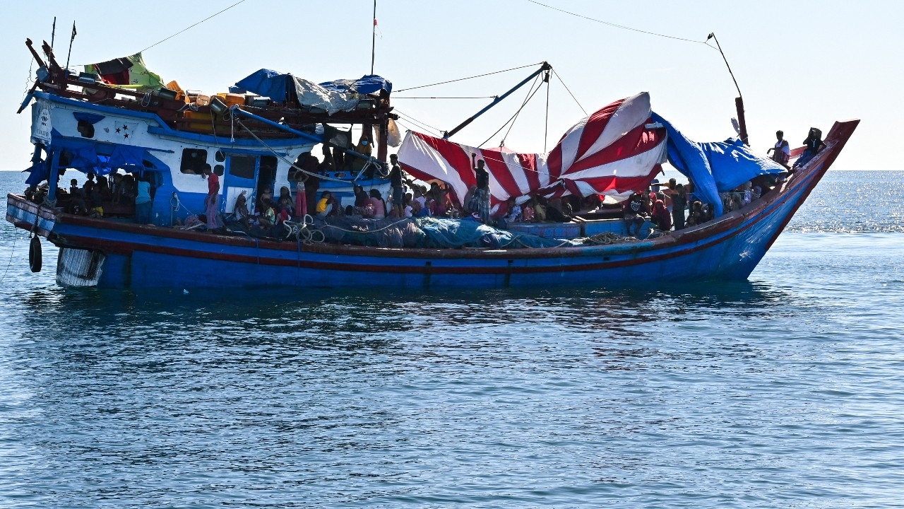 พบแล้ว 11 ศพ หลังเรือผู้อพยพโรฮีนจาล่มใกล้พรมแดนไทย–มาเลเซีย