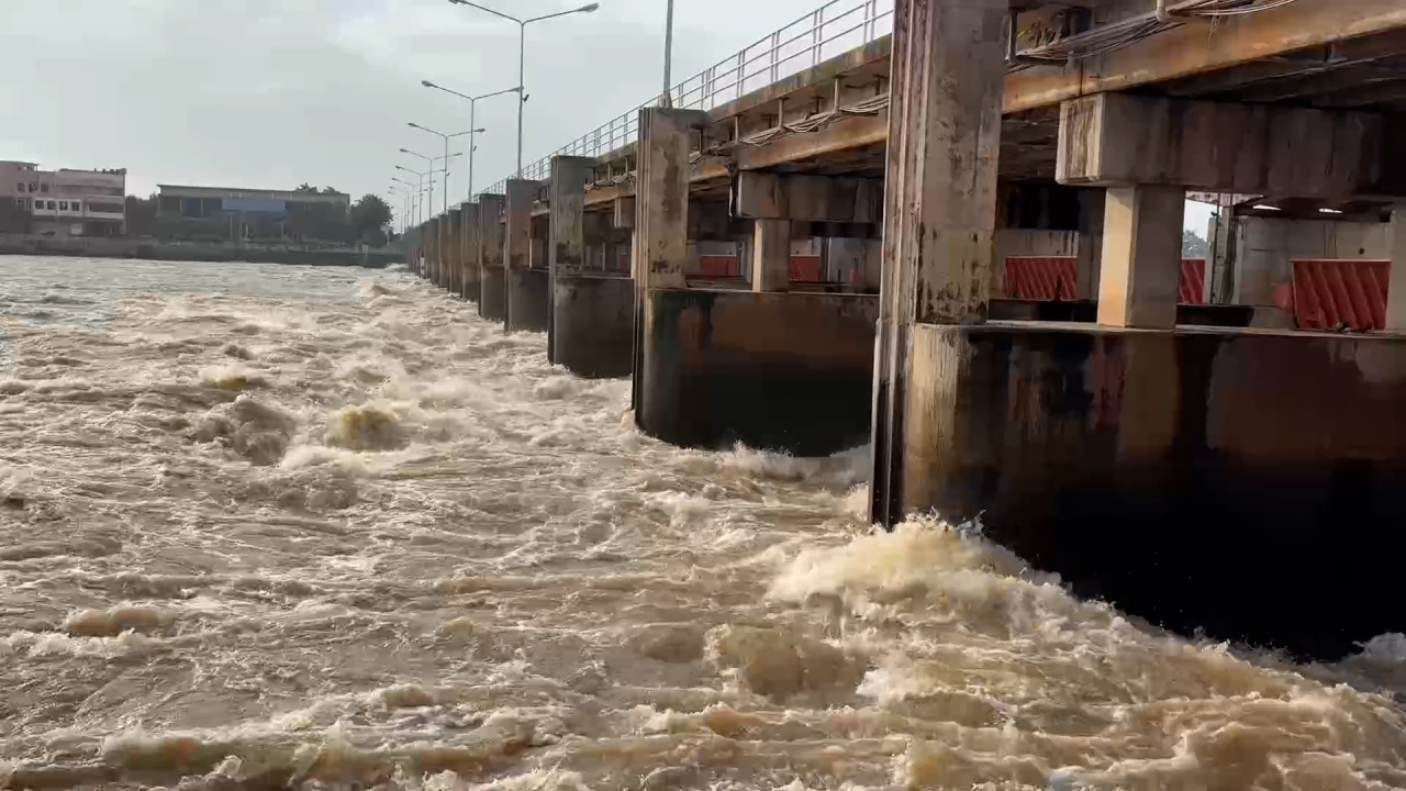 "เขื่อนเจ้าพระยา" ปรับเพิ่มการระบายเป็น 2,900 ลบ.ม./วินาที เช็กพื้นที่เสี่ยง