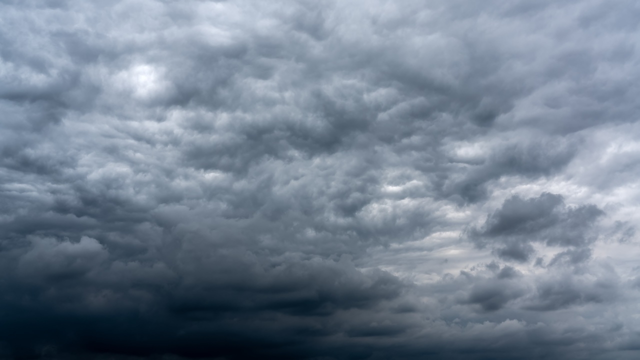 จับตาทิศทางพายุ “คัลแมกี” คาดอ่อนกำลัง เคลื่อนเข้าชัยภูมิ 7-8 พ.ย. นี้