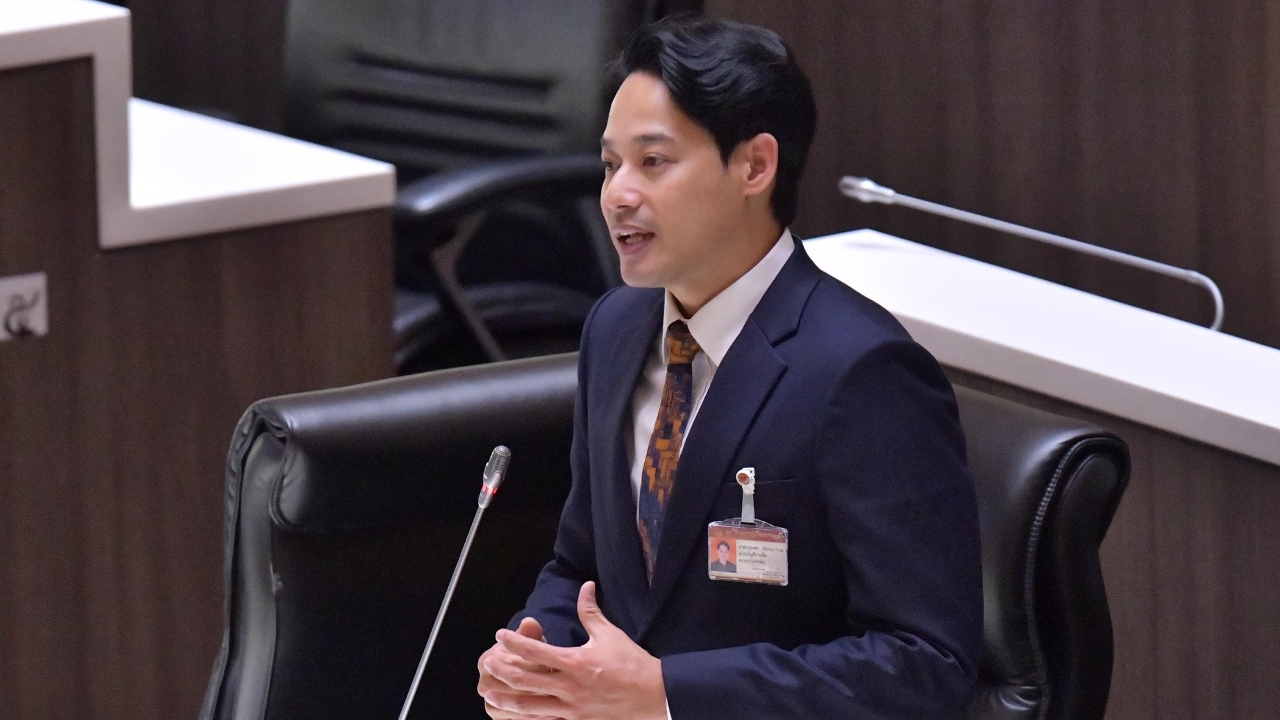 “เพชร” เย้ย “ไผ่” แค้นถูก “ไอซ์ รักชนก” ปั่นหัว หาเหตุปั้นข่าวยื่นยุบพรรคประชาชน