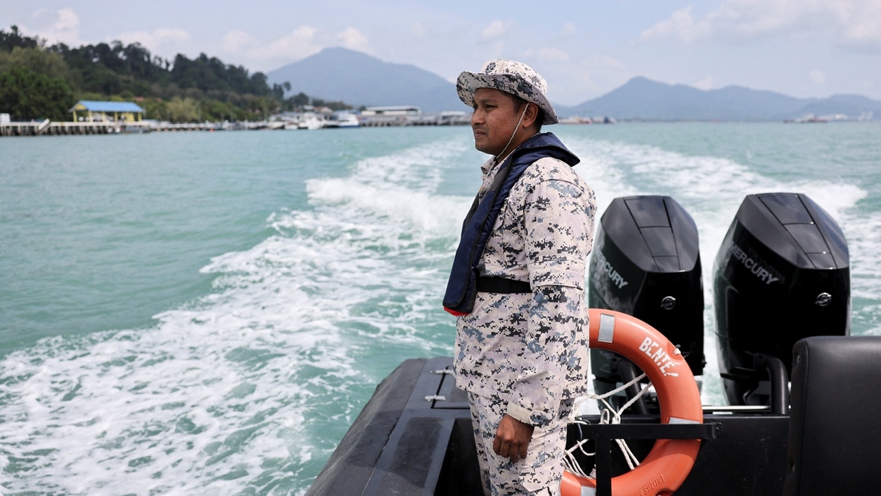 มาเลเซียยกระดับค้นหา เรือขนผู้อพยพโรฮีนจาล่ม ยอดเหยื่อพุ่ง 21 ศพ