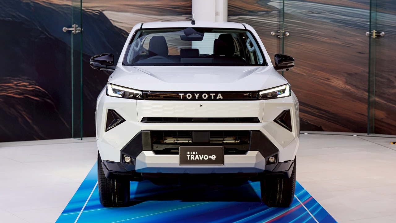 เปิดตัวกระบะไฟฟ้า Toyota HILUX TRAVO-e ราคา 1.4 ล้าน ให้ความมั่นใจบริการหลังการขาย