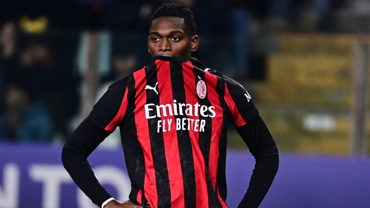 ผลบอลเมื่อคืน เอซีมิลาน โดน ปาร์ม่า ไล่เจ๊า ชวดขึ้นจ่าฝูง กัลโช่ เซเรีย อา อิตาลี