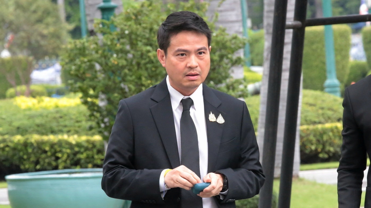 “ภราดร” เผย ครม. จ่ออนุมัติงบกลางช่วย 1.2 แสนครัวเรือน เยียวยา 17 จว.น้ำท่วมขังนาน