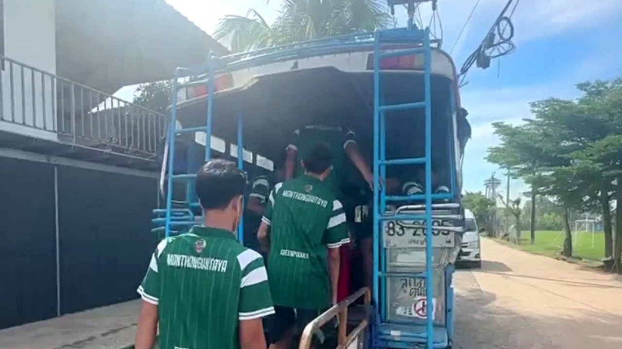 สานฝันคนรักเลข ส่องทะเบียนรถขนฝัน “หมอนทองวิทยา” สายมูขอนำไปลุ้นต่องวดนี้