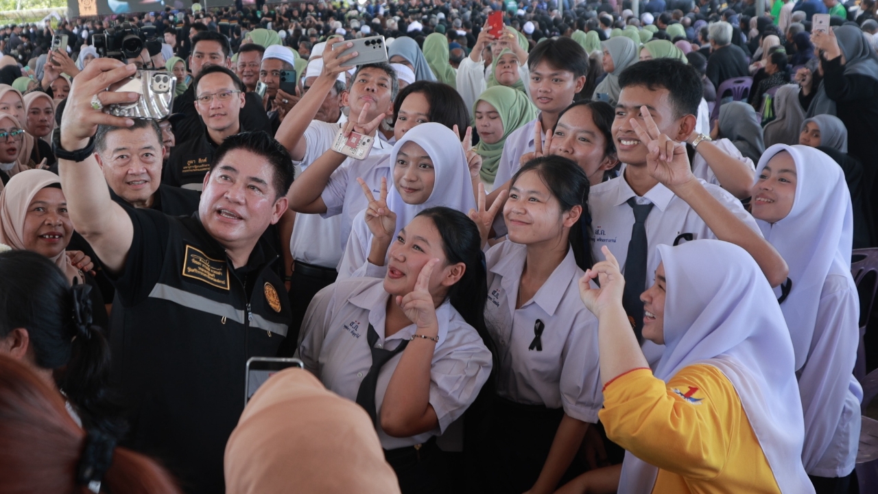 “ธรรมนัส” นำทีมพารัฐมนตรี“กล้าธรรม” บุกชายแดนใต้ เตรียมปั้น “สุไหงโก-ลก”ศูนย์กลางท่องเที่ยว 