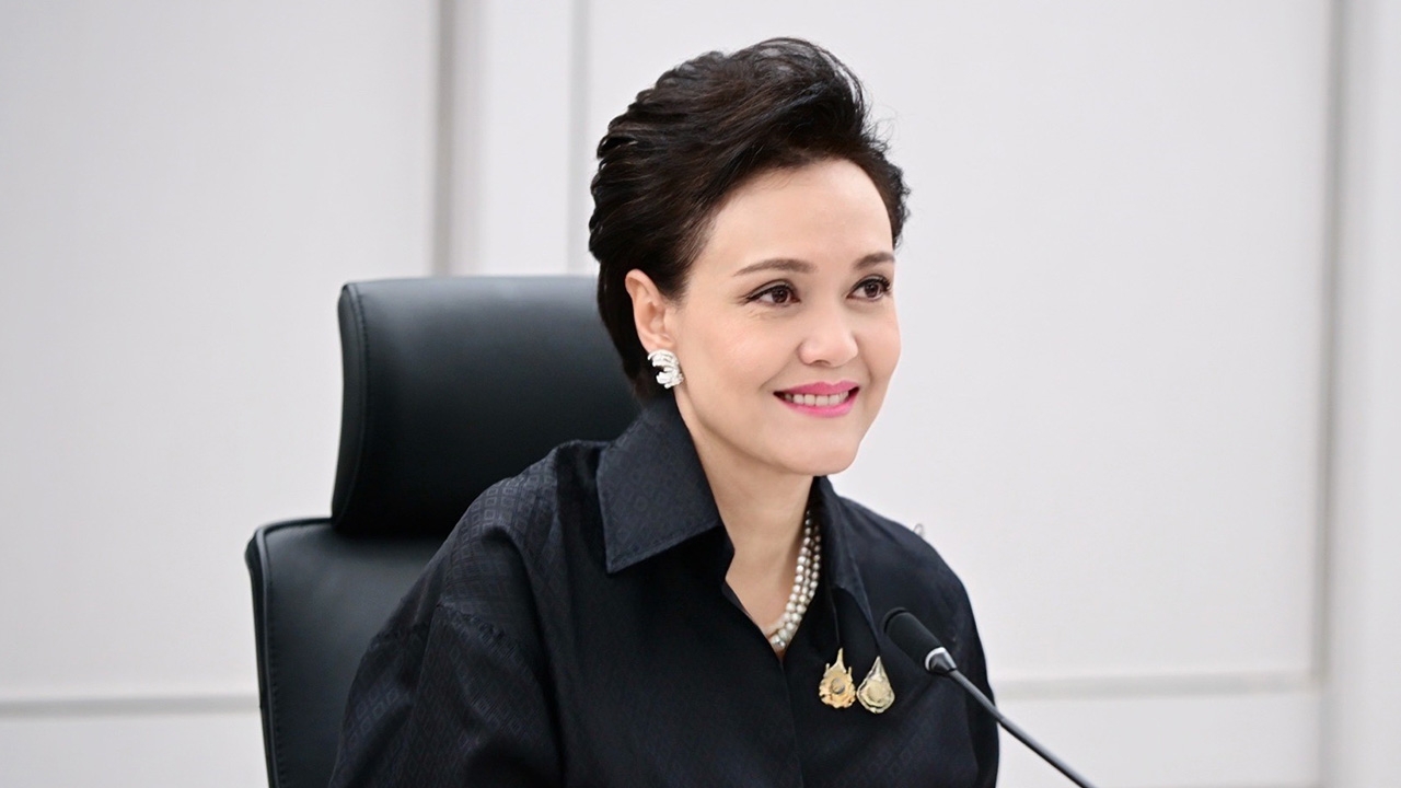 "พาณิชย์" สั่งห้ามขึ้นราคาสินค้าซ้ำเติมประชาชนพื้นที่น้ำท่วม เตรียมจัดธงฟ้าลดค่าครองชีพ