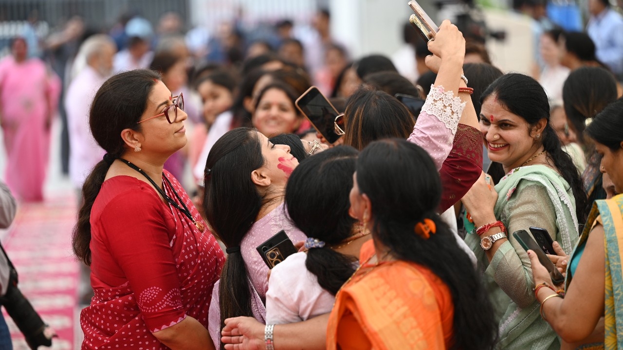 รัฐกรณาฏกะของอินเดีย ให้สิทธิ์ลา "ช่วงมีประจำเดือน" แต่ยังได้รับค่าจ้างแก่สตรีทำงานประจำทุกคน