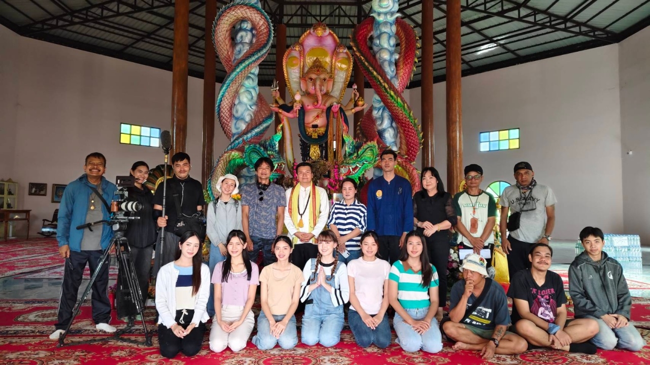 ทีมผู้กำกับซีรีส์ มาถ่ายทำที่สำนักเทพจันทรคุปต์ จ.แพร่ ได้ลุ้นธูปเลขเด็ด 16/11/68