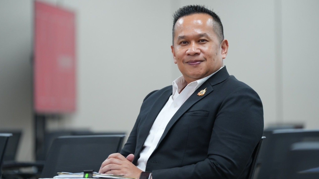 “อนุสรณ์” ซัด รัฐบาลพลิกลิ้น ติงคำพูดนายกฯ ไม่สน “ภาษีทรัมป์” อาจชักศึกเข้าบ้าน