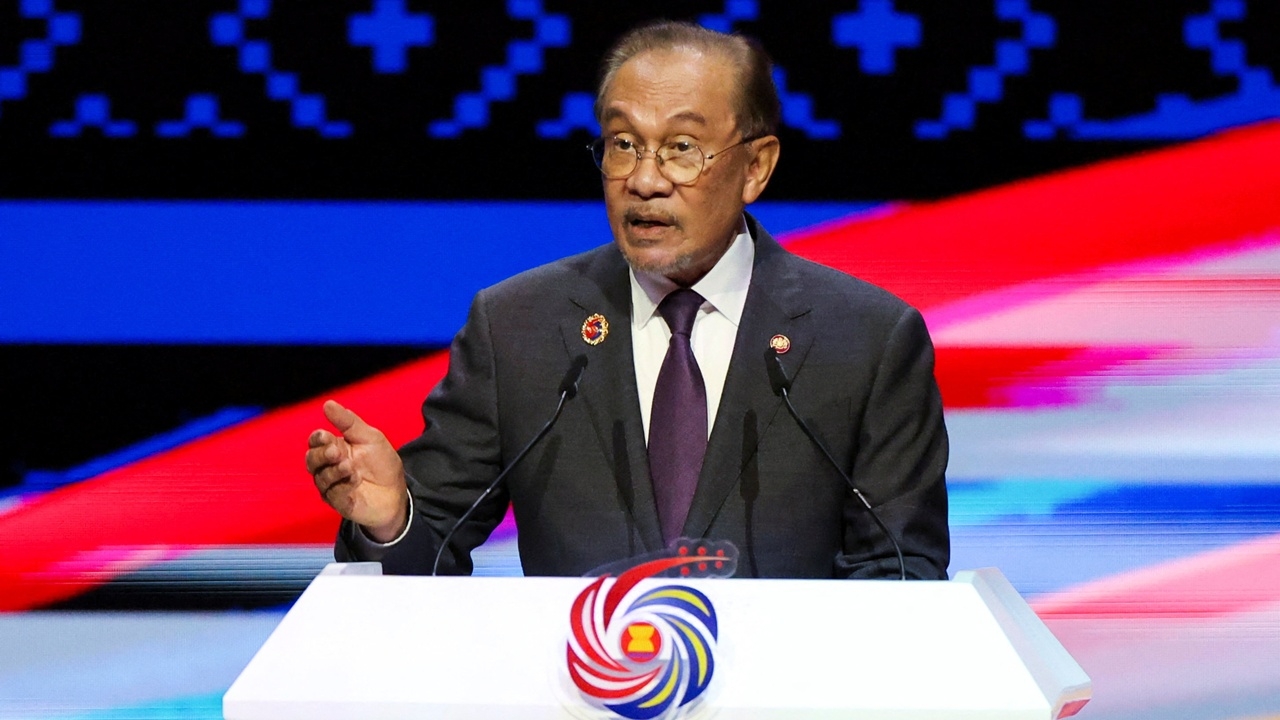 อันวาร์ต่อสายคุย ฮุน มาเนต ชมกัมพูชายังคงเลือกเส้นทางสันติภาพ