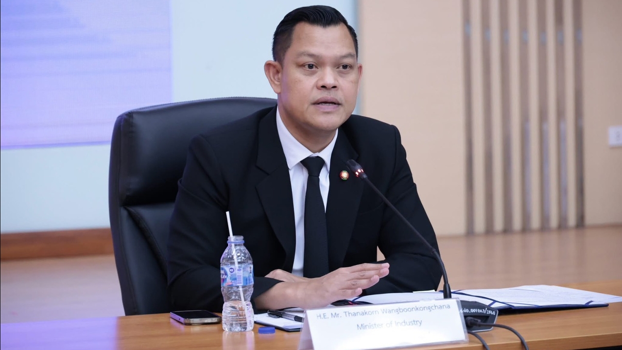 “ธนกร” ยืนยัน ไม่เคยสั่งถอนอายัดฝุ่นแดง มอบปลัดกระทรวงเร่งสอบ หากพบตุกติกดำเนินคดีถึงที่สุด