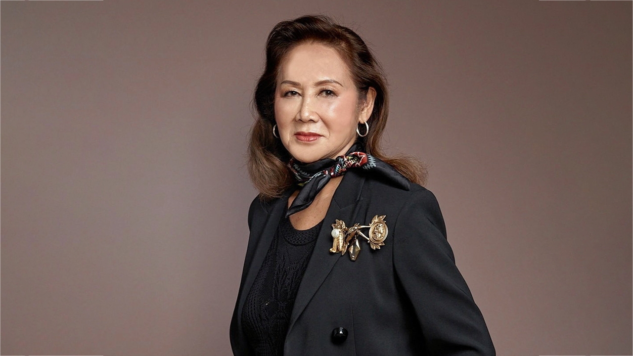 45 ปีแห่งการบุกเบิกแฟชั่นไทย ATELIER PICHITA ร่วมสืบสานมรดกหัตถศิลป์ สมเด็จพระบรมราชชนนีพันปีหลวง