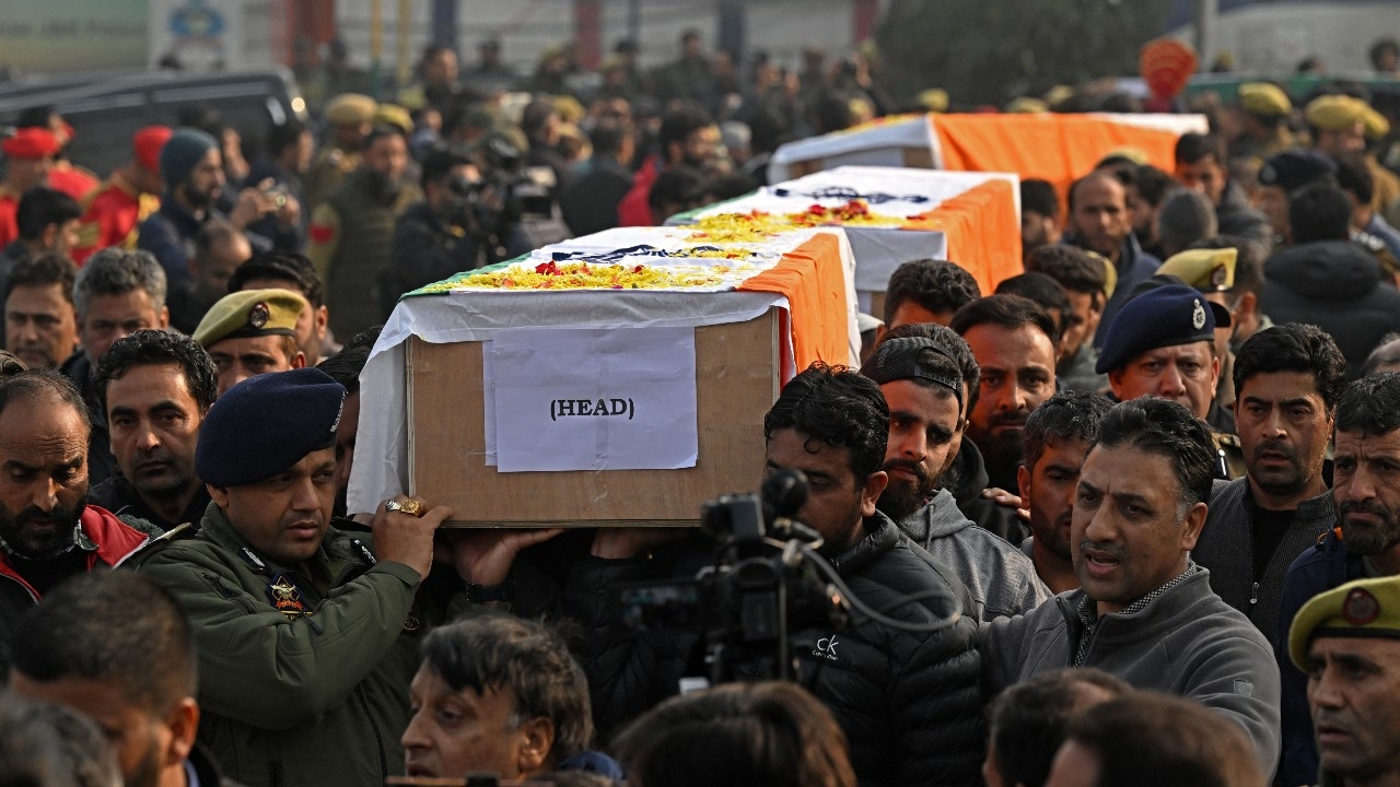 ระเบิดสนั่นสถานีตำรวจในแคว้นแคชเมียร์อินเดีย ดับ 9 ศพ บาดเจ็บ 27 คน