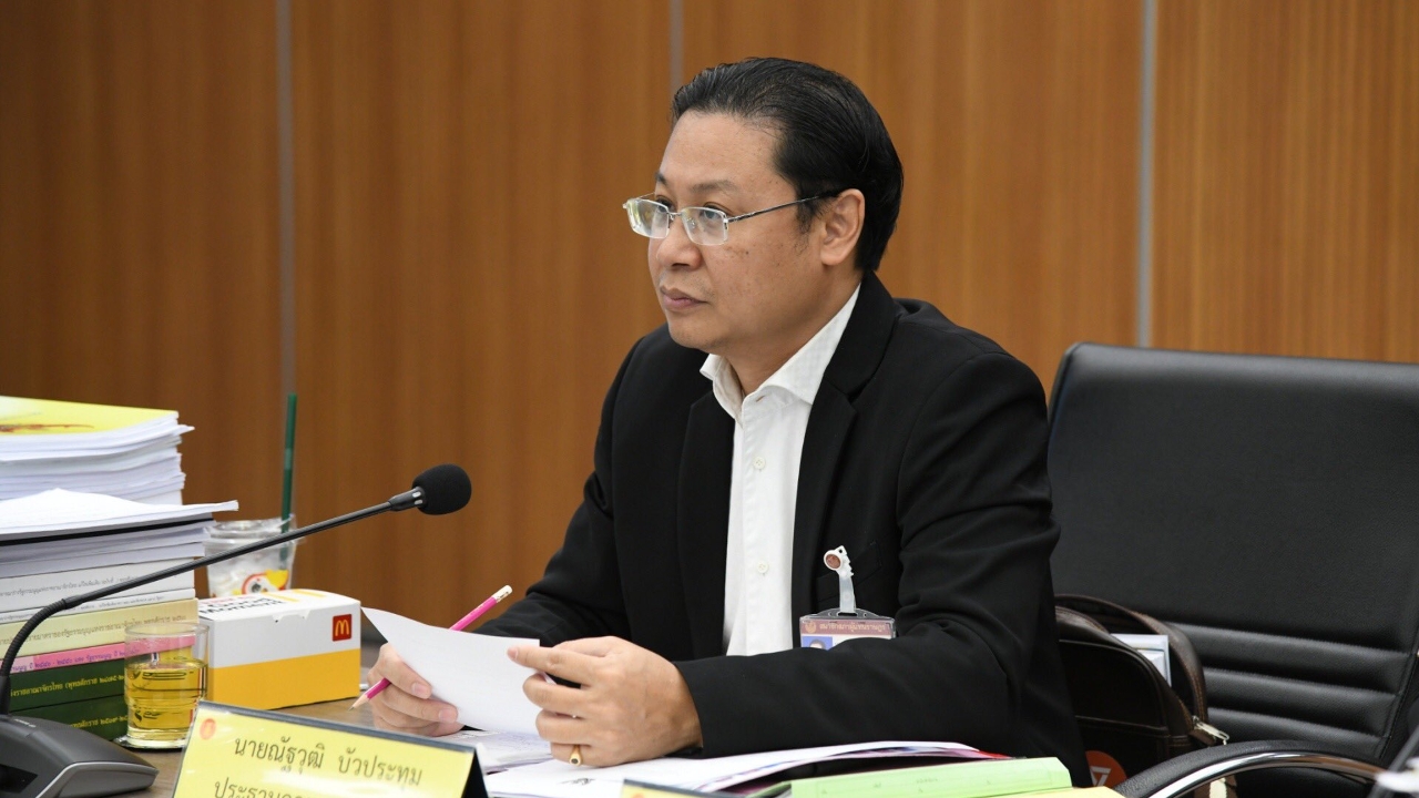 “ณัฐวุฒิ” คาดเนื้อหา กมธ.แก้รัฐธรรมนูญรายมาตรา เสร็จไม่เกิน 21 พ.ย.นี้