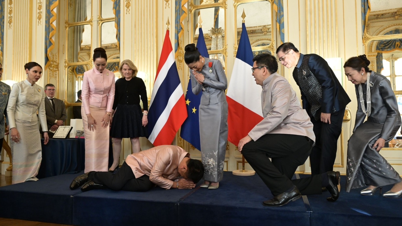 “นายกฯ อนุทิน” ก้มกราบพระบาท ถวายความยินดี “เจ้าฟ้าหญิงสิริวัณณวรีฯ”