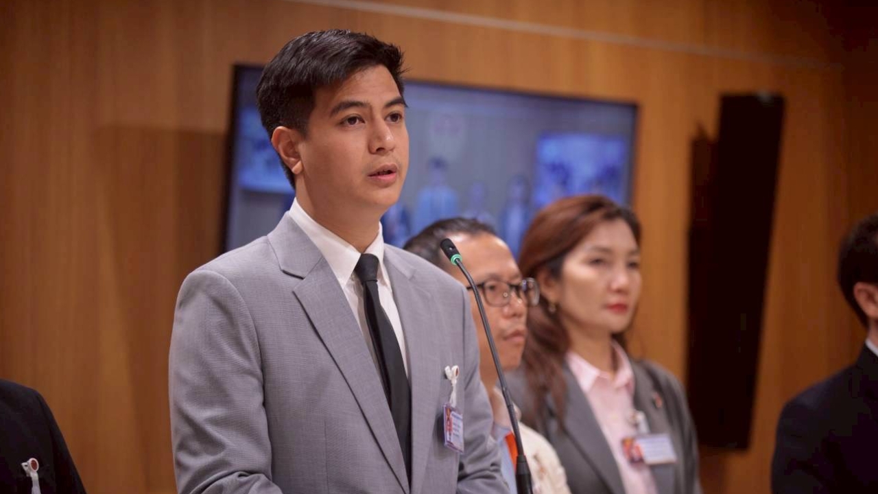 ปชน. ยื่น 6 ร่างกฎหมายที่ ครม.ปัดตก กลับเข้าสภาฯ “พริษฐ์” เผยยื่นร่างแก้ ม.256 ไม่เกินสัปดาห์หน้า