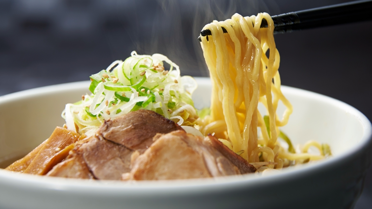 ร้านบะหมี่ดัง แจงดราม่า ยันเก็บอาหารที่เสิร์ฟผิด ไม่ได้นำไปให้ลูกค้าอื่นกินต่อ