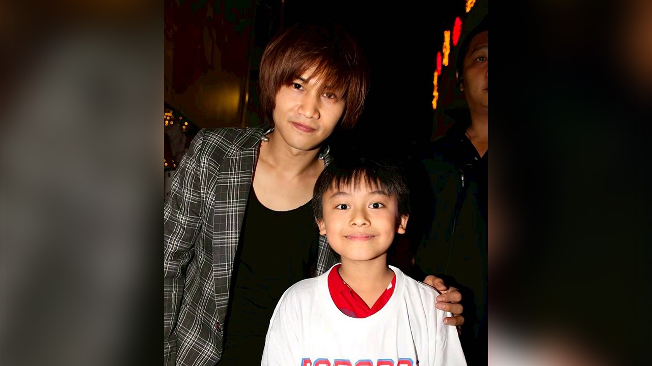 เปิดภาพวันวาน ต้า พาราด็อกซ์ คู่กับหนุ่มน้อย โตมากลายเป็นนักร้องวงบอยกรุ๊ปดัง