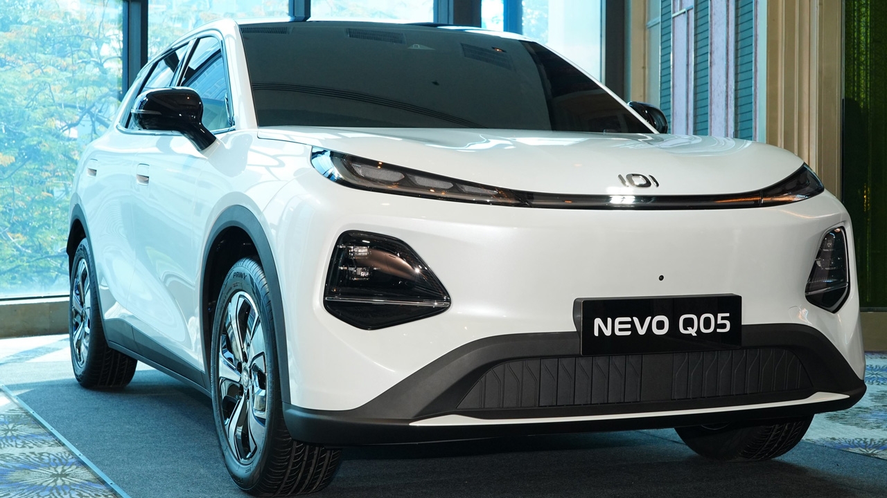 ราคา CHANGAN NEVO Q05 รุ่น MAX อยู่ที่ 599,000 บาท ส่วน Ultra อยู่ที่ 679,900 บาท