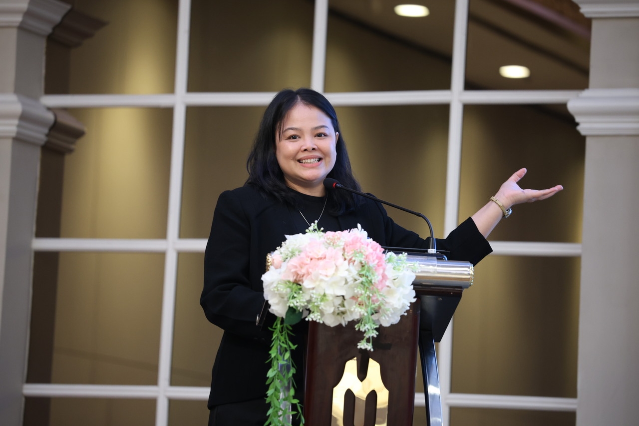 ดร.ภญ.อรทัย วลีวงศ์ จากกองการต่างประเทศ กระทรวงสาธารณสุข และศูนย์วิจัยปัญหาสุรา เผยถึงสถิติภาพรวมที่สะท้อนวิกฤตเงียบในสังคมไทยที่น่ากังวลในปี 2567 จากตัวเลขของคนที่ดื่มพุ่งขึ้น เริ่มดื่มไว และจ่ายแพงว่า
