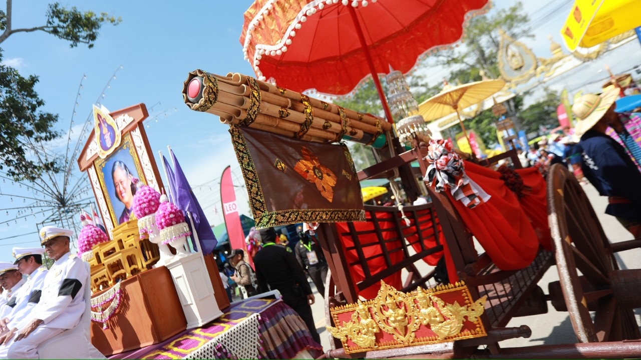 รมว.ศึกษาธิการ เปิดงาน “บุญบั้งไฟพนมไพร” ชูเรียนรู้นอกห้องเรียน